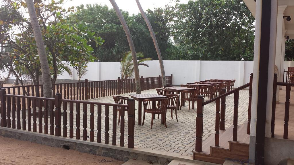 Whispering Palms Hotel Bentota Exterior foto